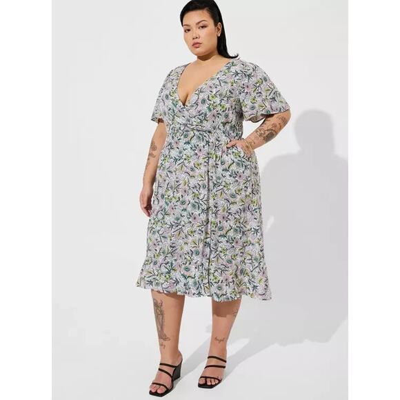Women's Torrid Midi Swiss Dot Flutter Sleeve Wrap Dress Plus Size 2 NWT 2X 18-20 - Picture 1 of 12